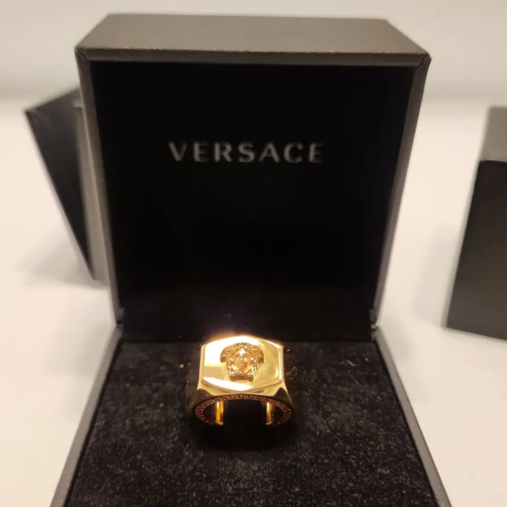 Versace Medusa  Ring 5 ¼ Never worn Gold - Picture 3 of 5